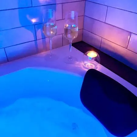 Maison Romantique Avec Balneo Duo Holiday home La Bernerie-en-Retz