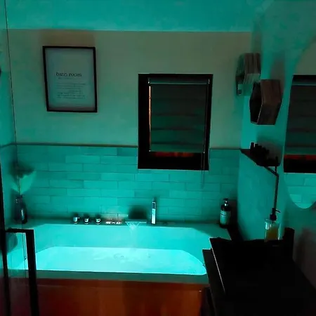 Maison Romantique Avec Balneo Duo *
