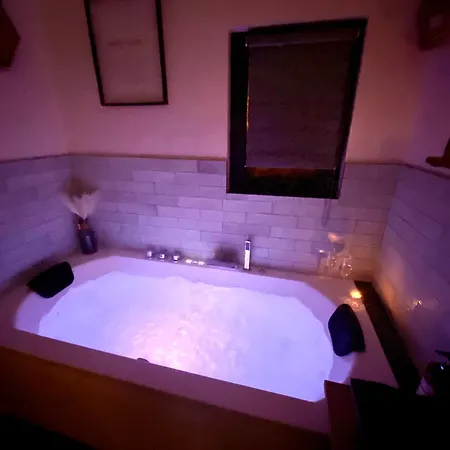Maison Romantique Avec Balneo Duo Hébergement de vacances