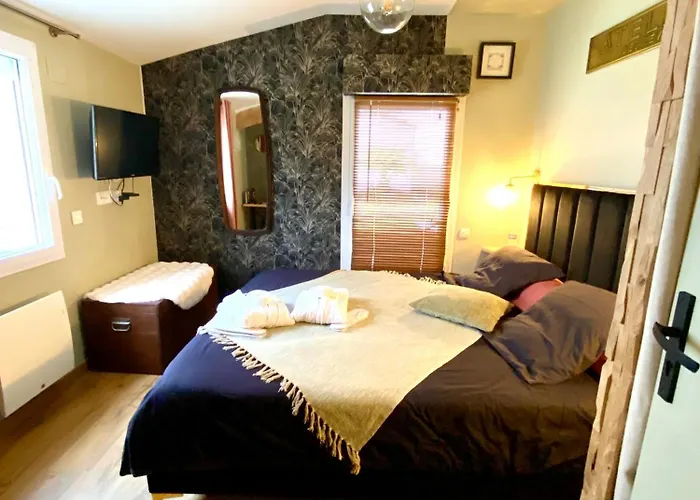 Prázdninový dům Maison Romantique Avec Balneo Duo *